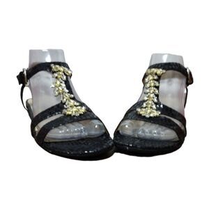 Adrienne Vittadini embellished sandals Size 7M! Super Cute!